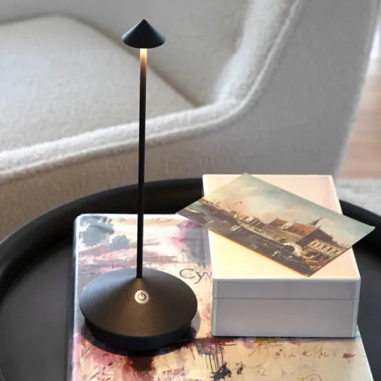 SpikeLight Wireless – Vandtæt og Dæmpbar Trådløs Spydlampe til Fleksibel Udendørs Belysning