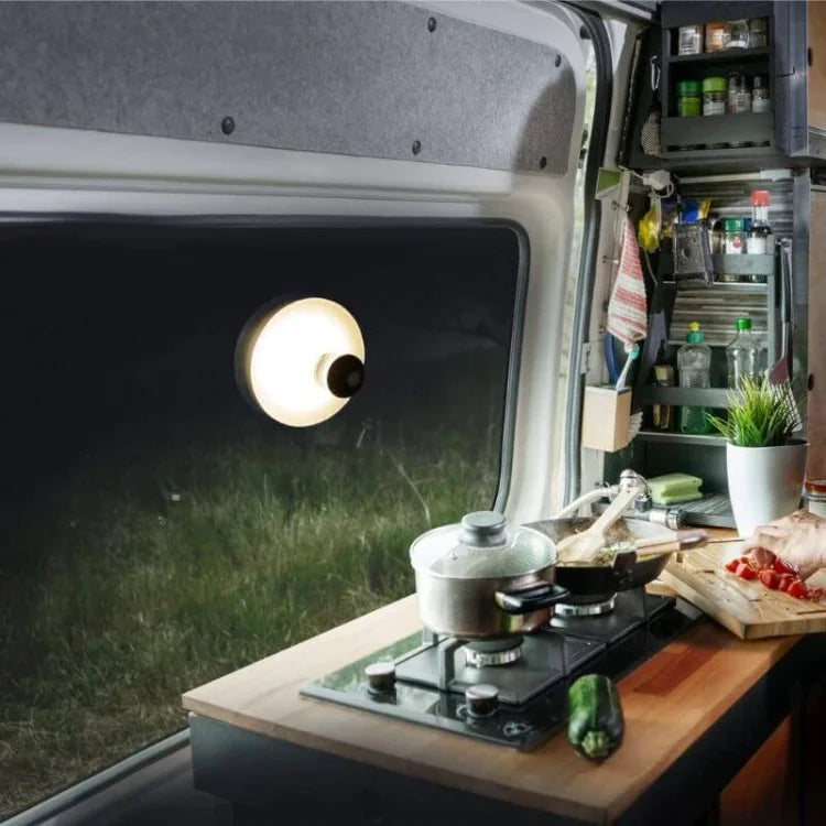 SuctionGlow Light – Genopladelig LED-lampe med Sugekop til Fleksibel Belysning Inde og Ude