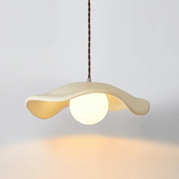 Lotusblad Loftslampe – Bring Naturlig Elegance ind i dit Spiseområde