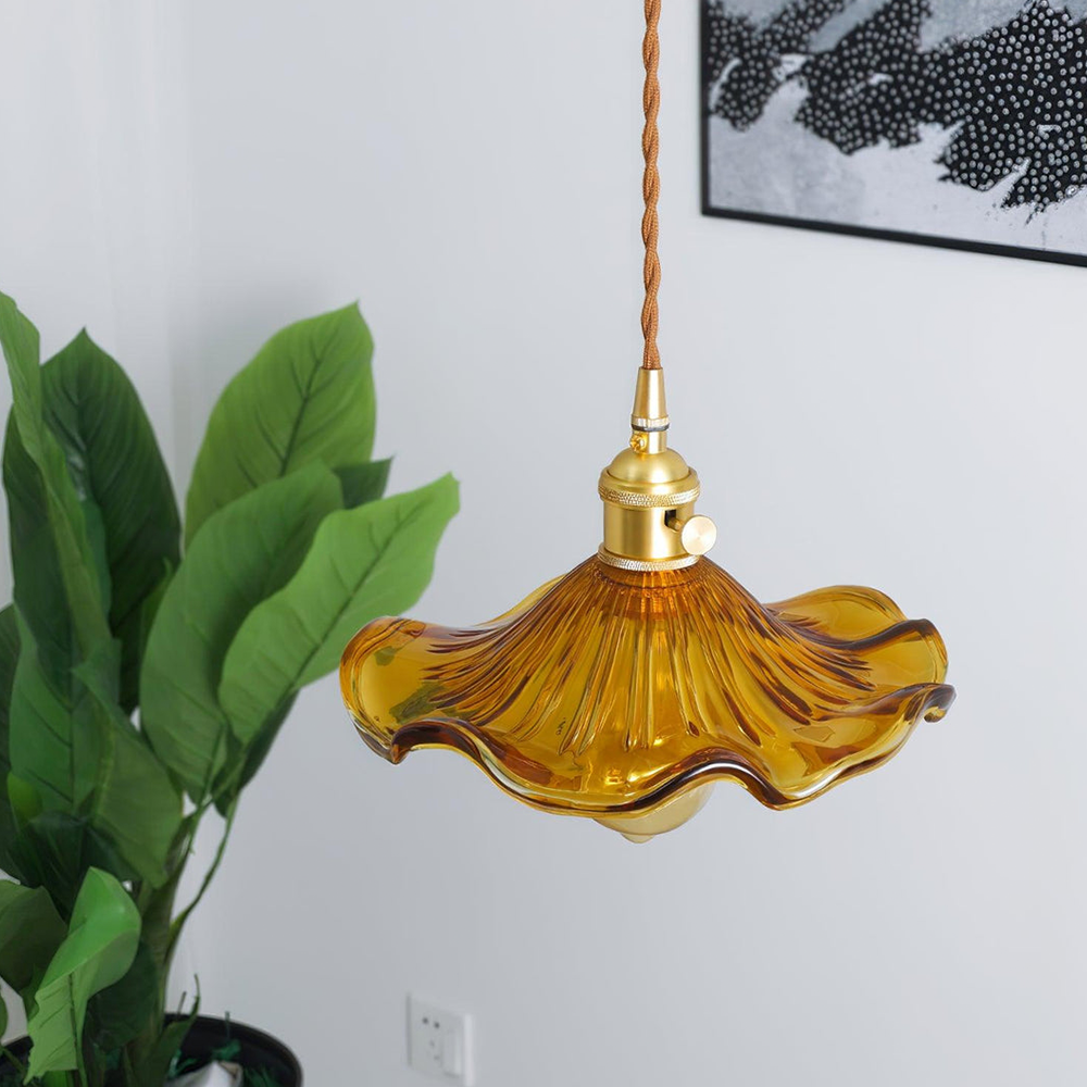 Hibiscus Glow – Elegant Lampe med Blomsterdesign til Romantisk og Dekorativ Indretning