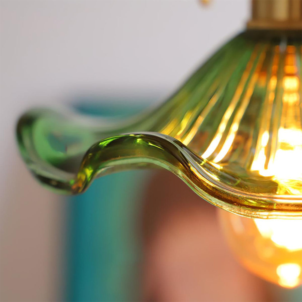 Hibiscus Glow – Elegant Lampe med Blomsterdesign til Romantisk og Dekorativ Indretning