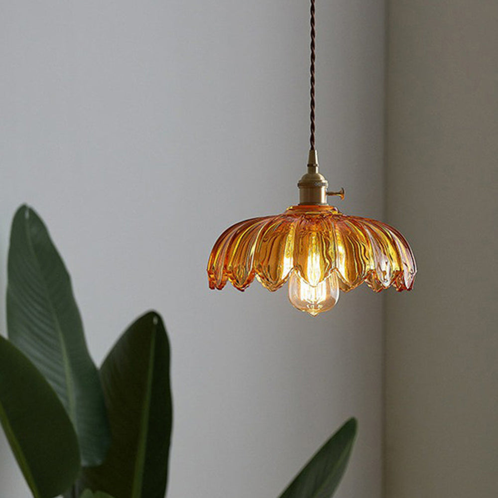 FloraGlaze Vintage – Hængelampe med Glaseret Blomsterdesign i Klassisk Retrostil