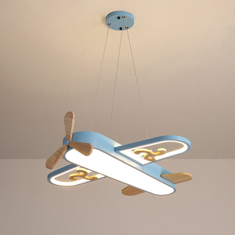 Air Lightplane – Elegant Cremefarvet Loftslampe til Stemningsfuldt Landligt Interiør