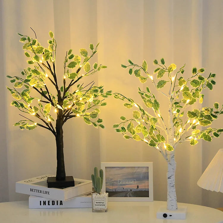Juletræ med grønne blade og LED lys – Dekorativ hyggelig lampe til stue, soveværelse og gang