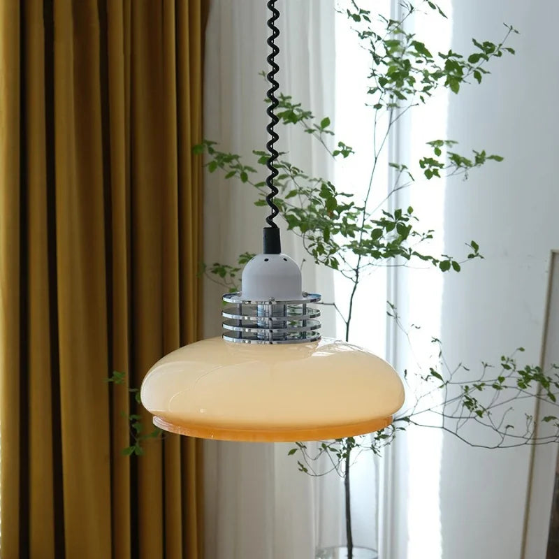 Bauhaus – Elegant Pendellampe i Glas til Spisestue, Køkken og Stue