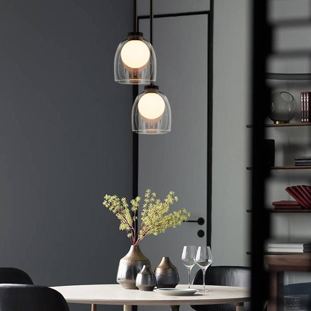 Moderne kuglependel i lyst glas – Elegant stilfuld hængelampe til stue, køkken og spisestue