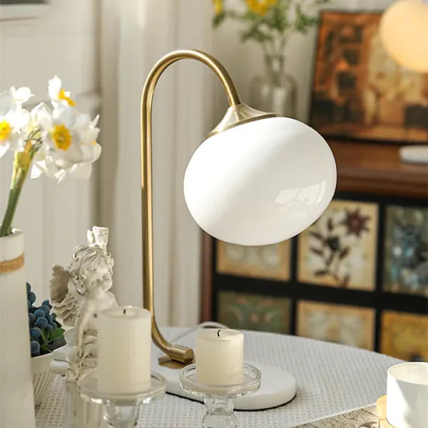 Skumfidus bordlampe i metal og glas – Moderne stilfuld lampe til stue, soveværelse og kontor
