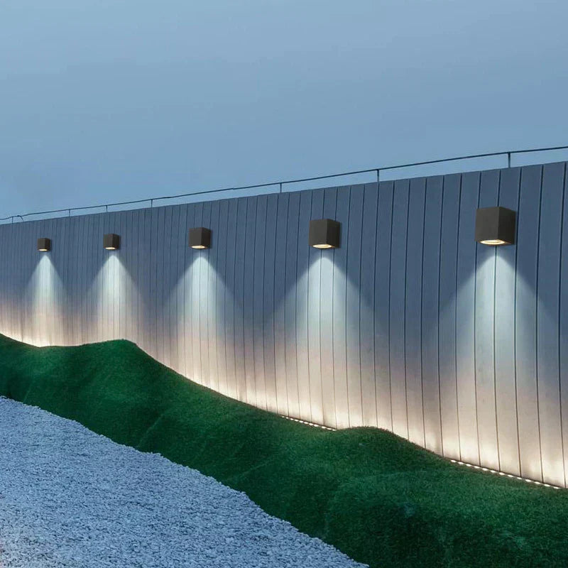 SkyLight Væglampe – Moderne Udendørs LED Væglampe i Aluminium