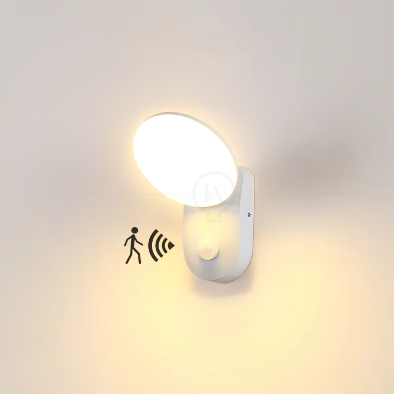 SenseBeam LED – Væglampe med Bevægelsessensor til Automatisk og Energibesparende Belysning