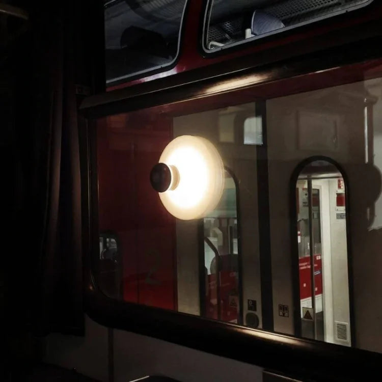 SuctionGlow Light – Genopladelig LED-lampe med Sugekop til Fleksibel Belysning Inde og Ude