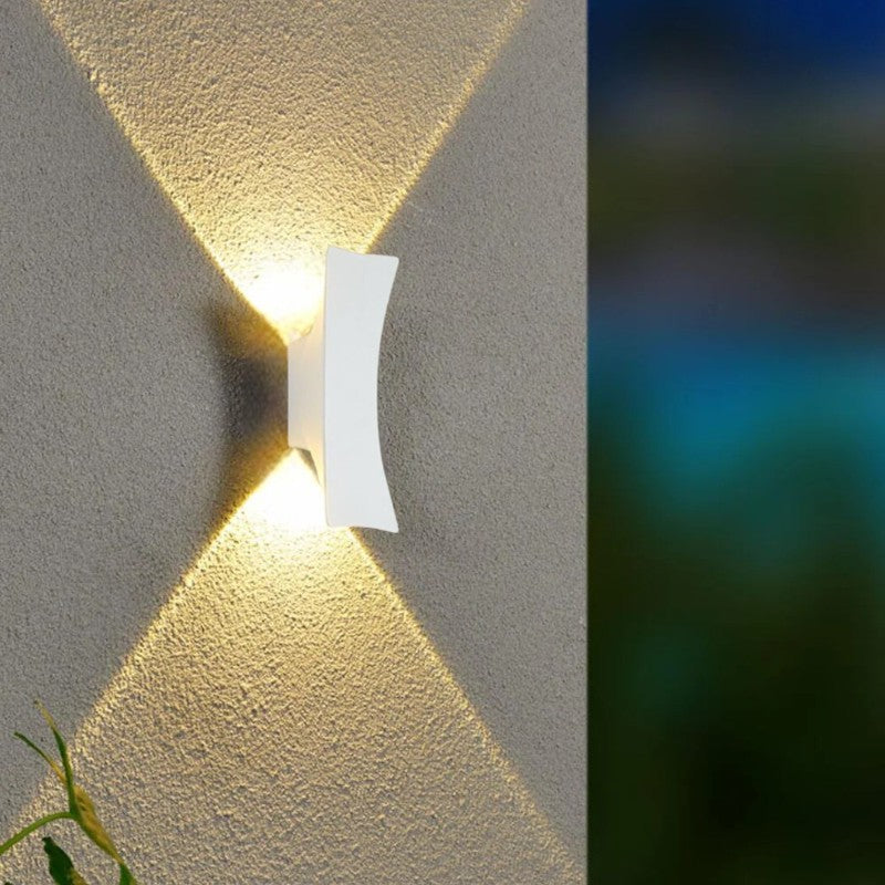 Sunset Glow – Elegant Udendørs Væglampe til Facade, Terrasse og Havebelysning