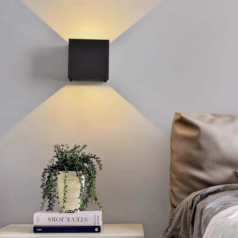 AquaLux LED – Moderne Vandtæt Væglampe i Aluminium til Udendørs og Indendørs Belysning