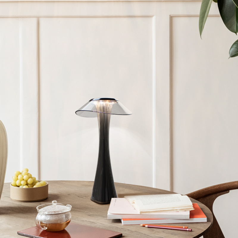 CrystalLamp – LED Diamant Bordlampe i Luksuriøst Design til Hygge og Dekoration