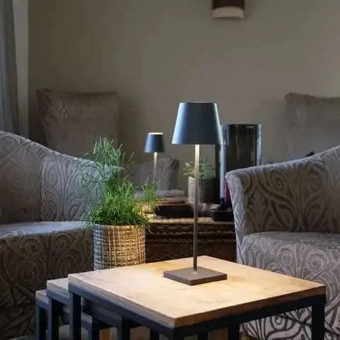 Nordiclight – Trådløs Genopladelig Bordlampe i Moderne Nordisk Design