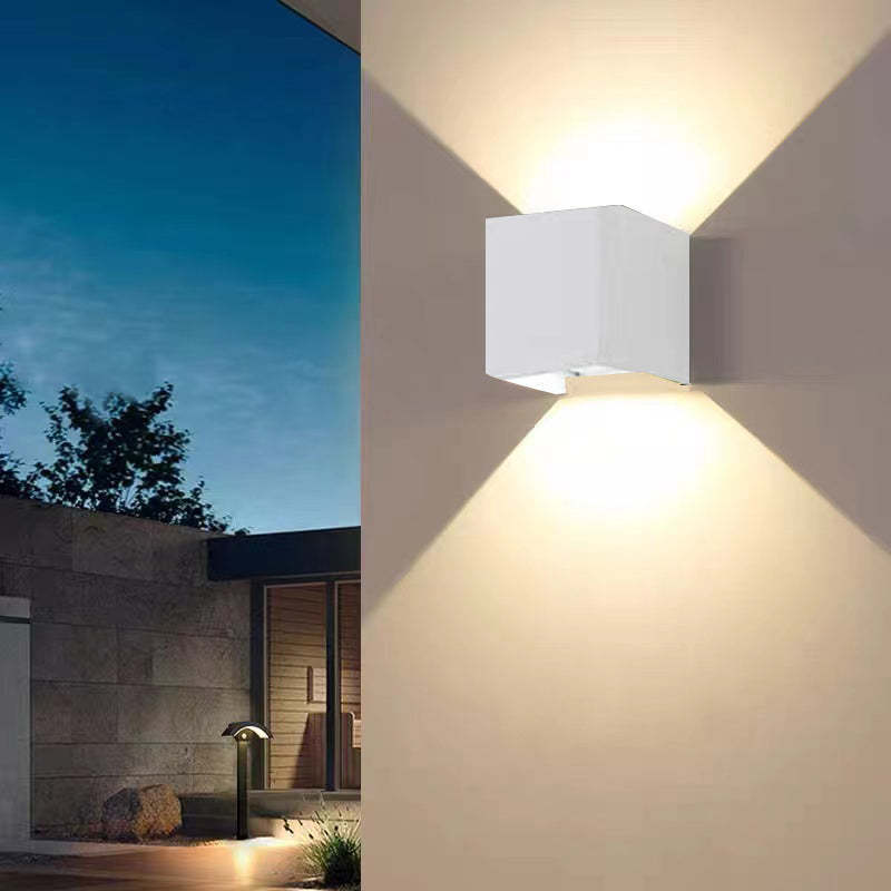 AquaLux LED – Moderne Vandtæt Væglampe i Aluminium til Udendørs og Indendørs Belysning