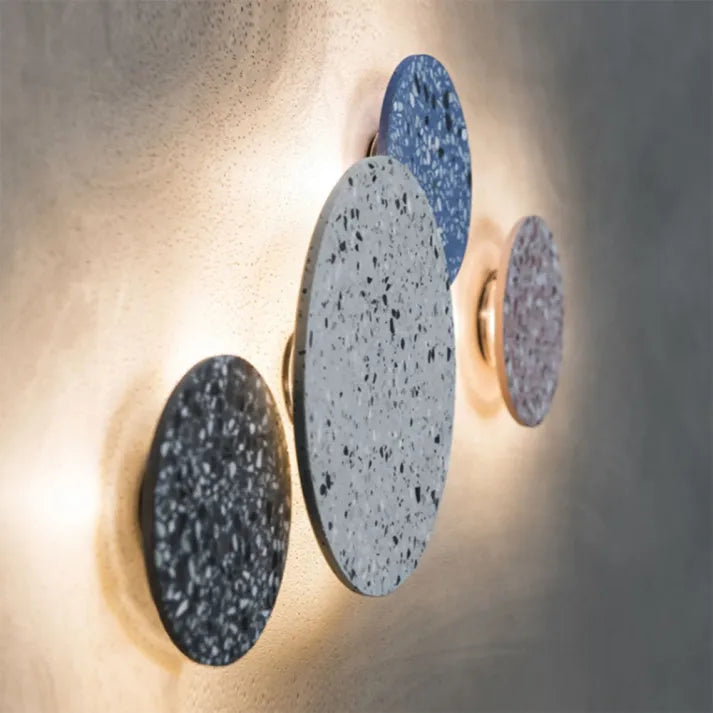 NordicTerrazzo Glow – Enkel Væglampe i Terrazzo til Stilfuld Belysning af Gang, Korridor og Trappe