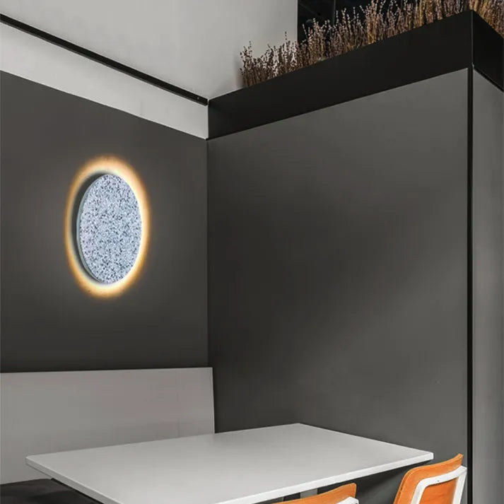 NordicTerrazzo Glow – Enkel Væglampe i Terrazzo til Stilfuld Belysning af Gang, Korridor og Trappe
