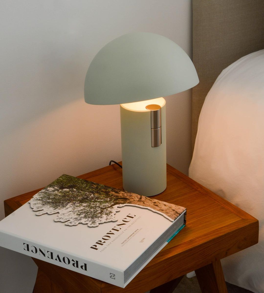 Avo Glow – Elegant Bordlampe i Moderne Design til Stue, Soveværelse og Kontor