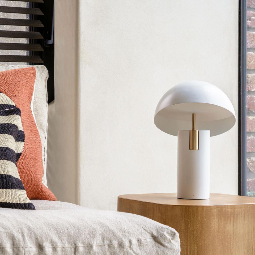Avo Glow – Elegant Bordlampe i Moderne Design til Stue, Soveværelse og Kontor