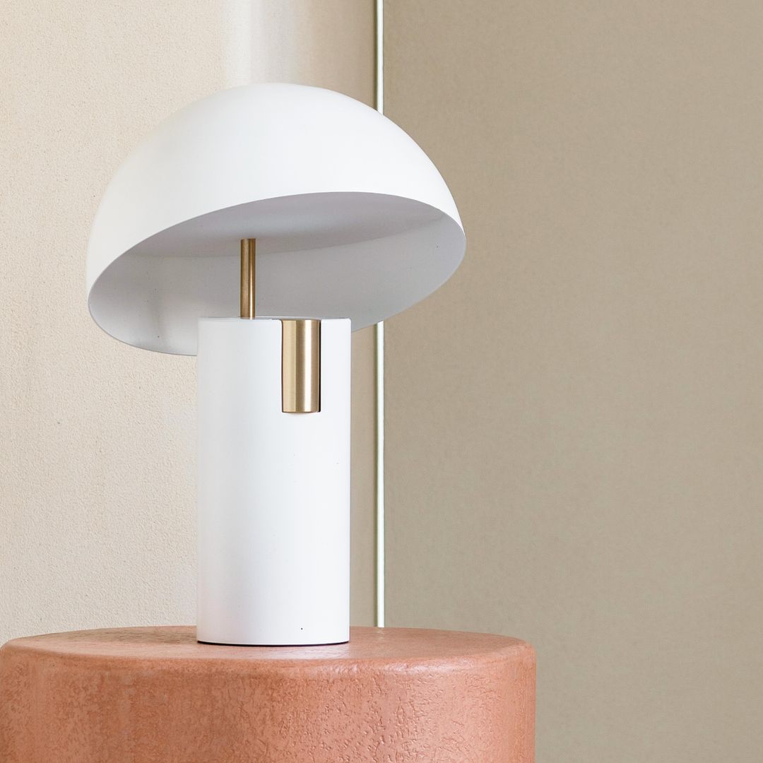 Avo Glow – Elegant Bordlampe i Moderne Design til Stue, Soveværelse og Kontor