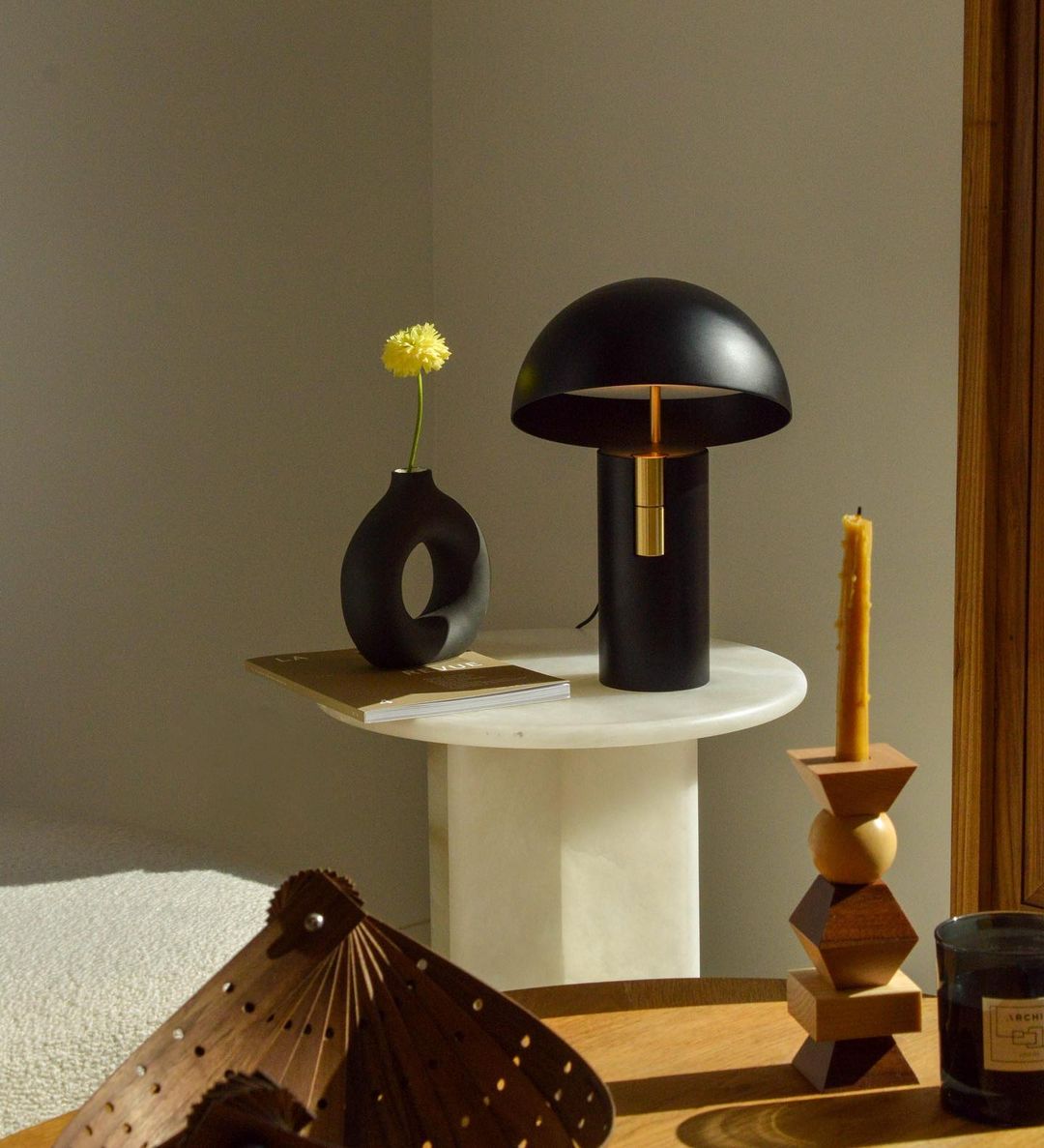 Avo Glow – Elegant Bordlampe i Moderne Design til Stue, Soveværelse og Kontor