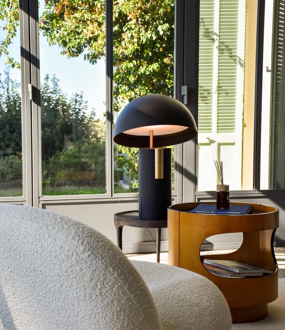 Avo Glow – Elegant Bordlampe i Moderne Design til Stue, Soveværelse og Kontor