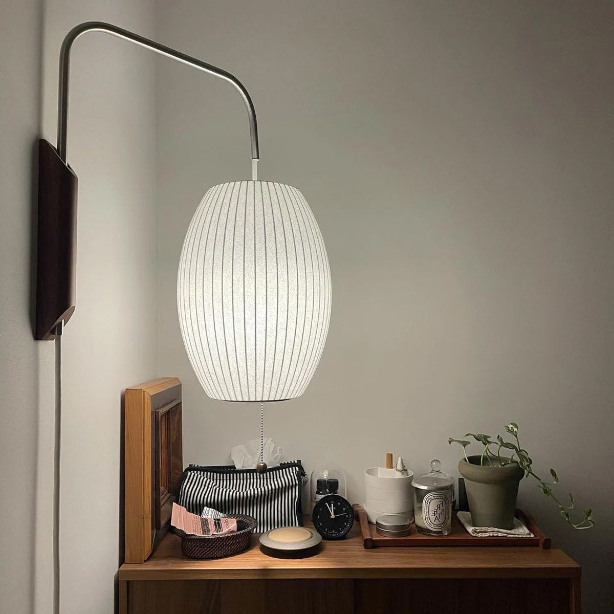 Nelson Glow – Elegant Væglampe i Moderne Design til Stue, Soveværelse og Gang
