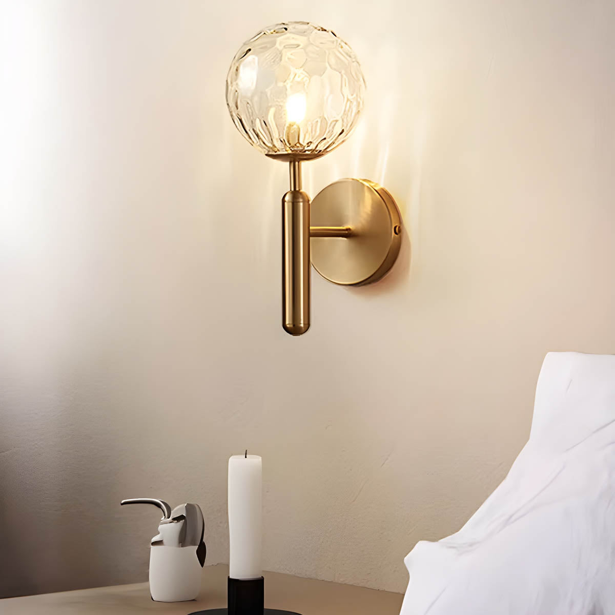 Clair Glow – Elegant Væglampe i Forarbejdet Glas til Moderne og Klassisk Indretning