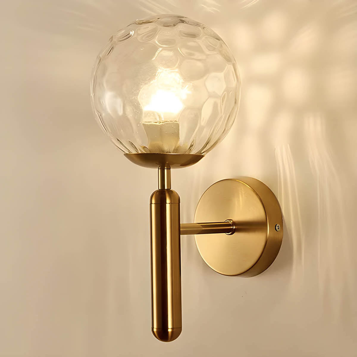 Clair Glow – Elegant Væglampe i Forarbejdet Glas til Moderne og Klassisk Indretning