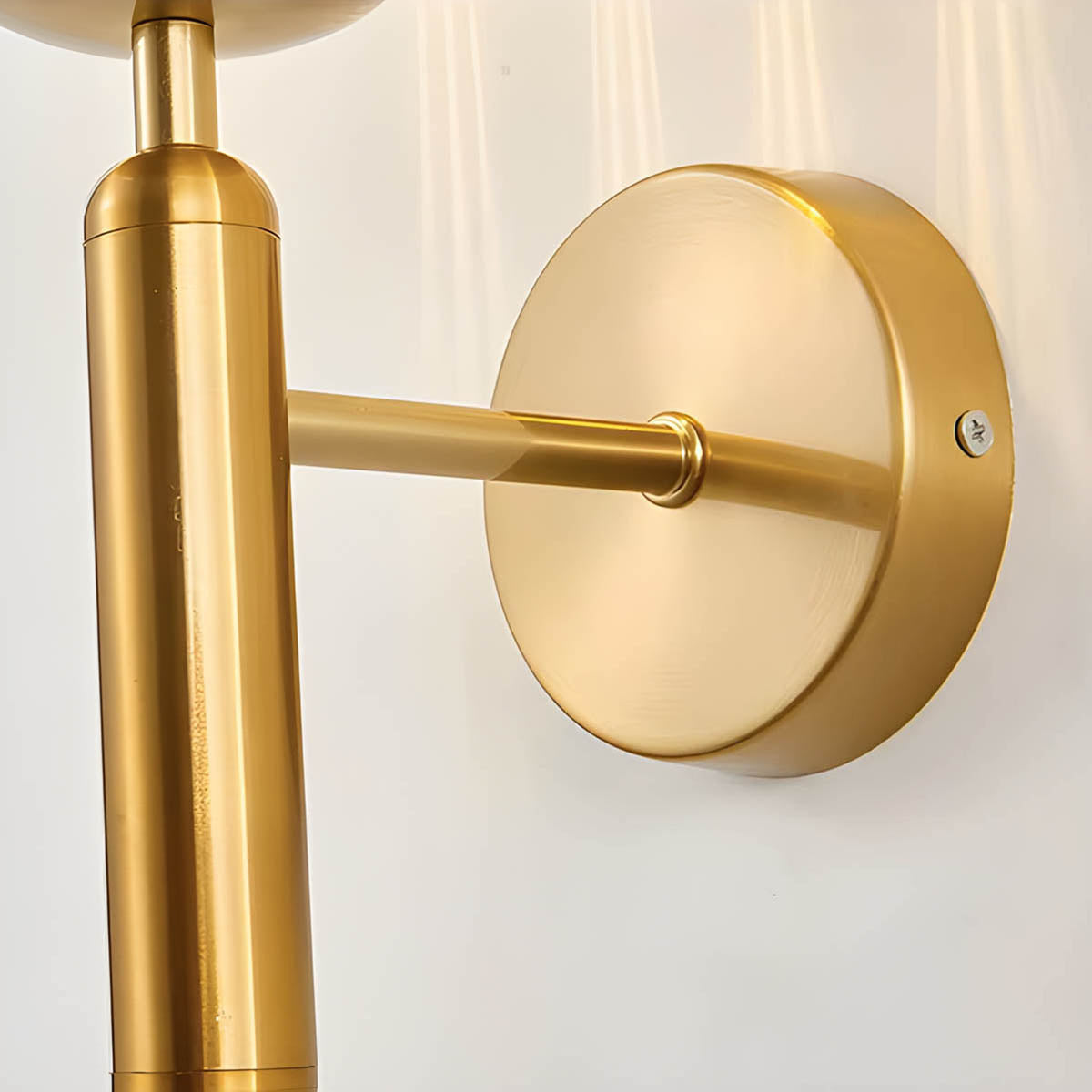 Clair Glow – Elegant Væglampe i Forarbejdet Glas til Moderne og Klassisk Indretning