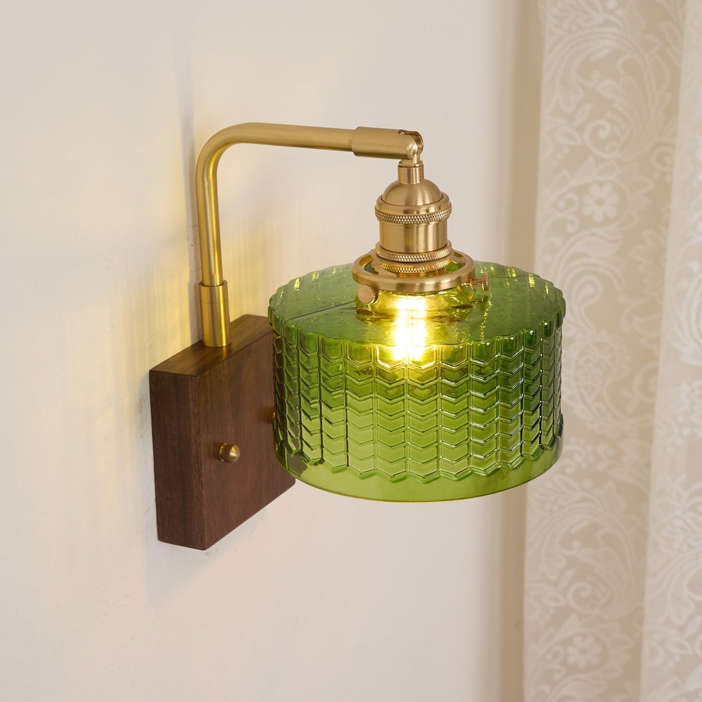 Camela Glow – Elegant Væglampe i Moderne Design til Stue, Soveværelse og Gang