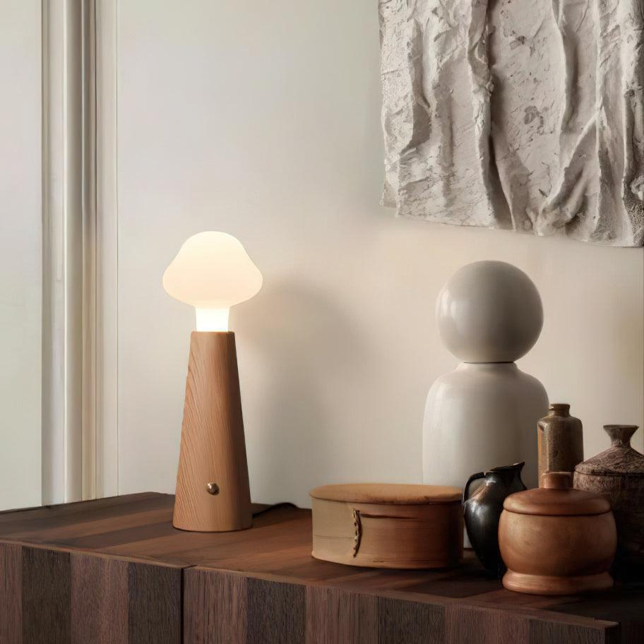 Cloudlet Glow – Blød og Elegant Bordlampe i Skyinspireret Design til Hygge og Moderne Indretning
