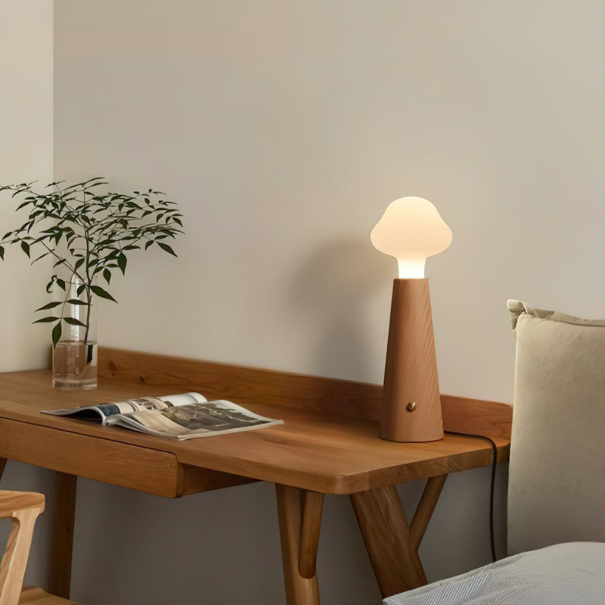 Cloudlet Glow – Blød og Elegant Bordlampe i Skyinspireret Design til Hygge og Moderne Indretning