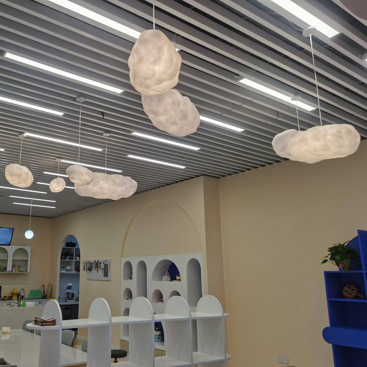 CloudyGlow – Moderne Pendellampe i Blødt Skyinspireret Design til Hygge og Stemning