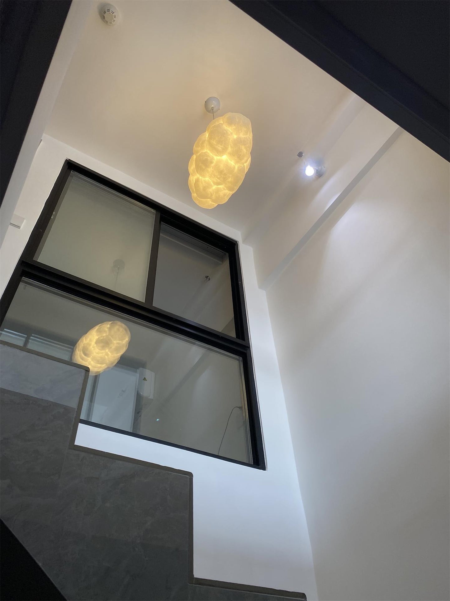 CloudyGlow – Moderne Pendellampe i Blødt Skyinspireret Design til Hygge og Stemning