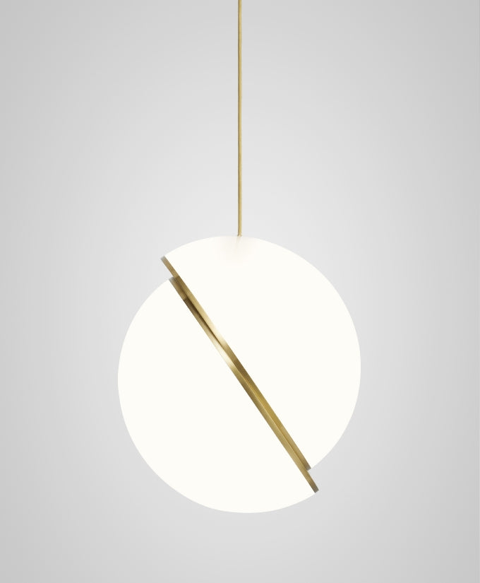 Halvmåne Pendel – Moderne Loftlampe i Unikt Måneformet Design til Spisestue og Stue