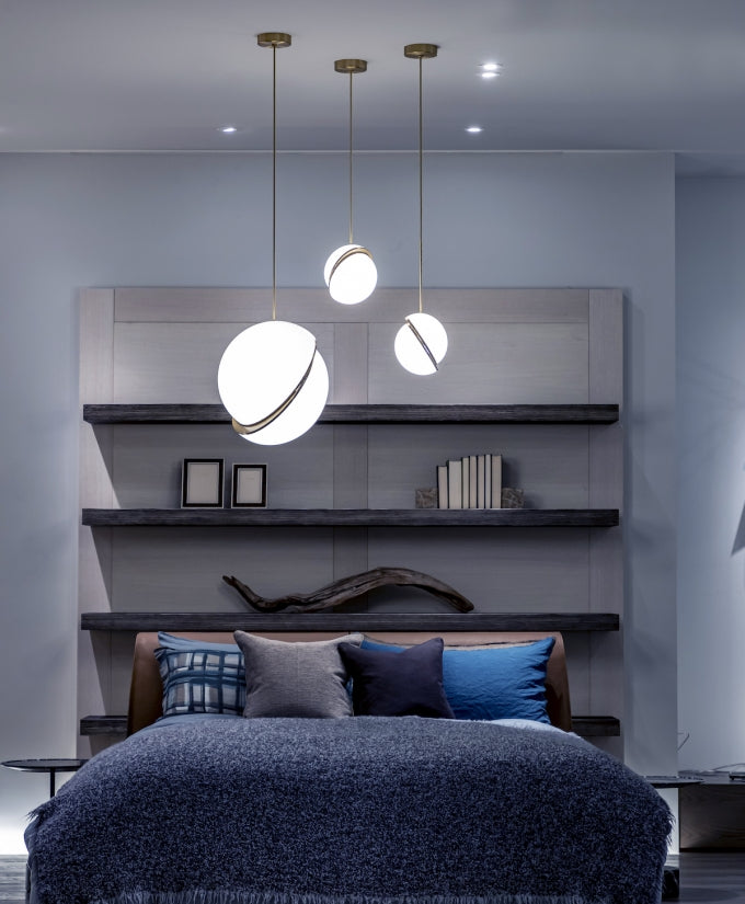 Halvmåne Pendel – Moderne Loftlampe i Unikt Måneformet Design til Spisestue og Stue