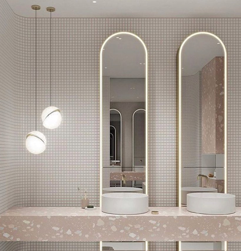 Halvmåne Pendel – Moderne Loftlampe i Unikt Måneformet Design til Spisestue og Stue