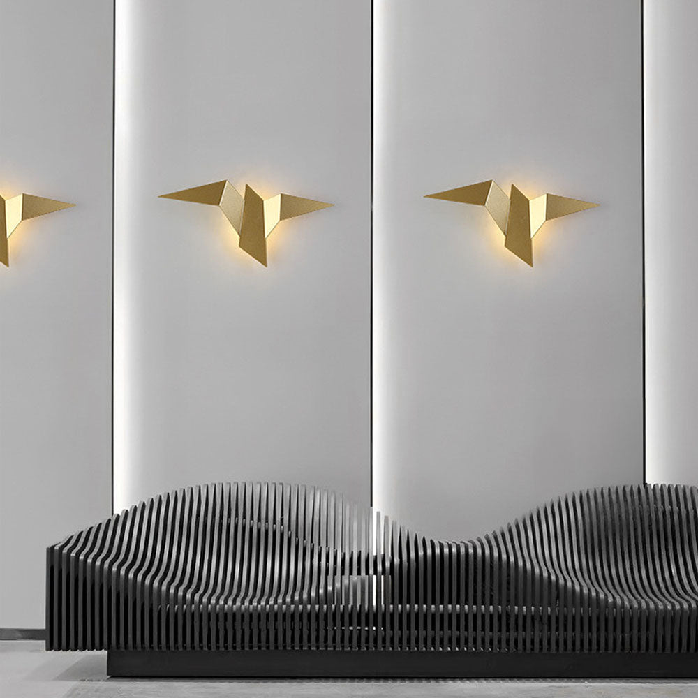 IronBird Glow – Kreativ Væglampe i Jern med Elegant Fugledesign til Dekorativ Belysning Inde og Ude