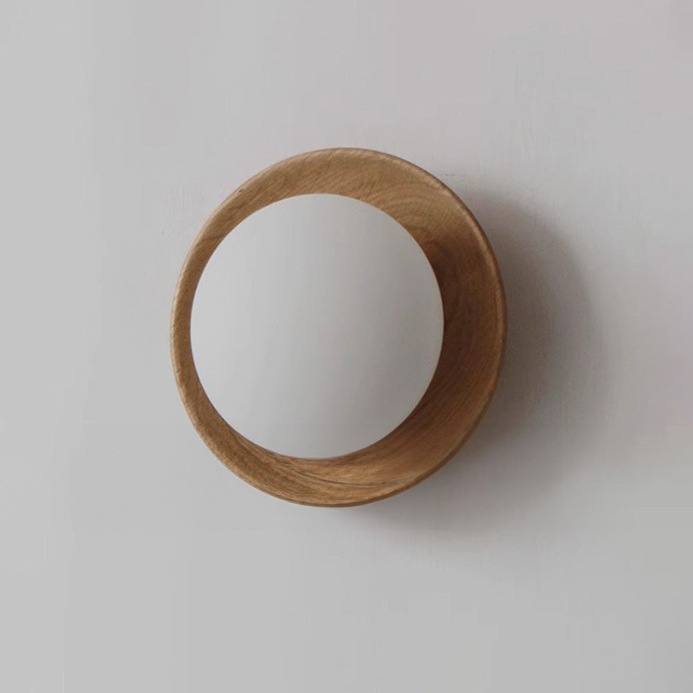 WhiteWood Glow – Enkel Væglampe i Naturligt Træ og Hvidt Design til Moderne og Nordisk Indretning