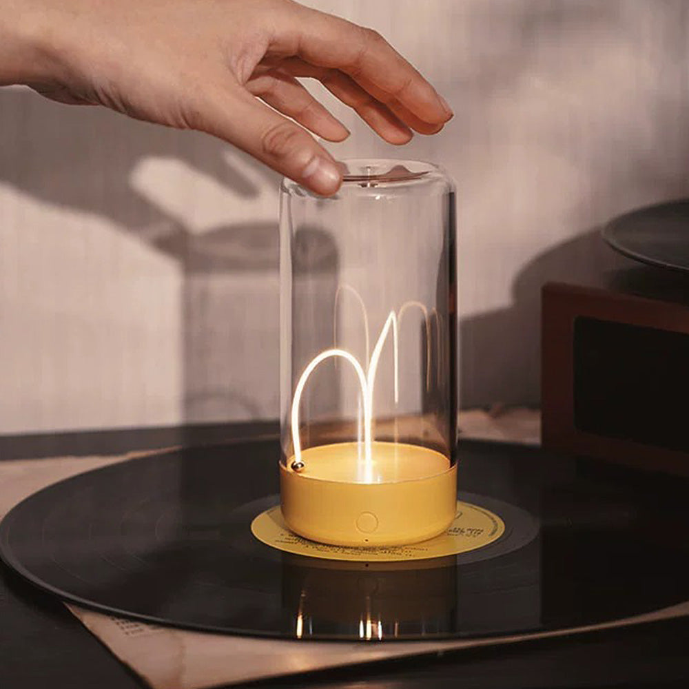 Magneto Mini – Moderne og Enkel Magnetisk Bordlampe i Kompakt Design