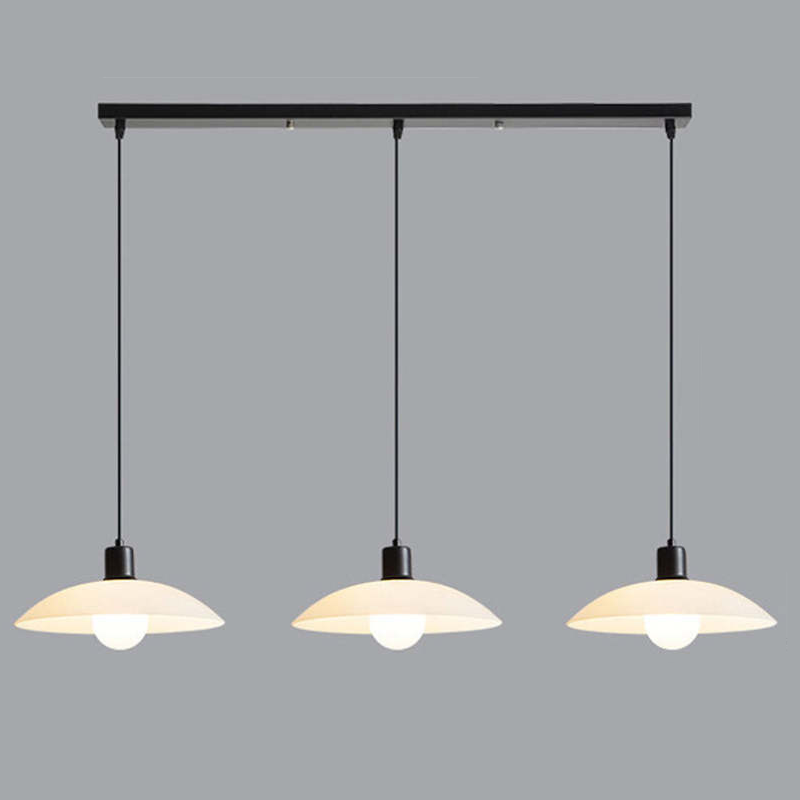 Minimalistisk pendel med hvid glasskive – Moderne elegant hængelampe til stue, køkken og spisestue
