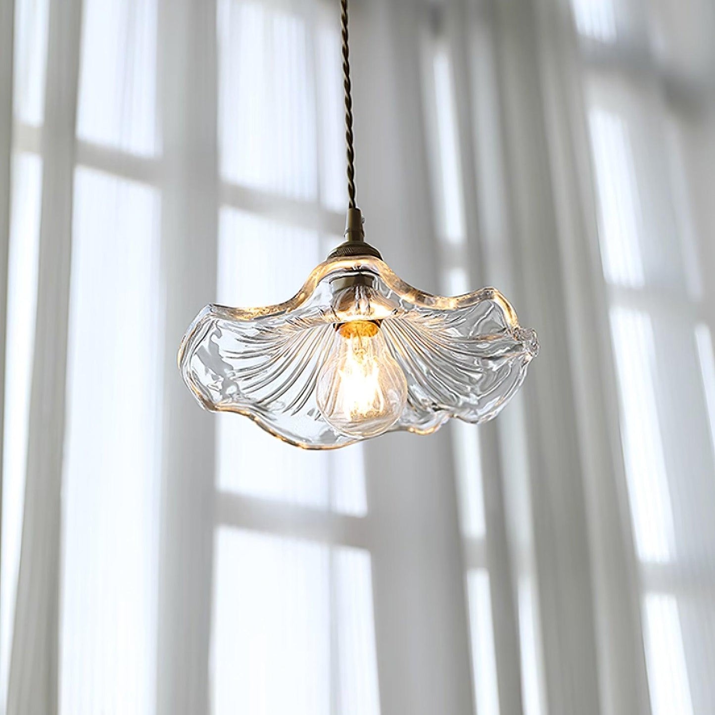 FloraGlass Pendant – Elegant Pendellampe i Blomsterglas til Romantisk og Dekorativ Indretning