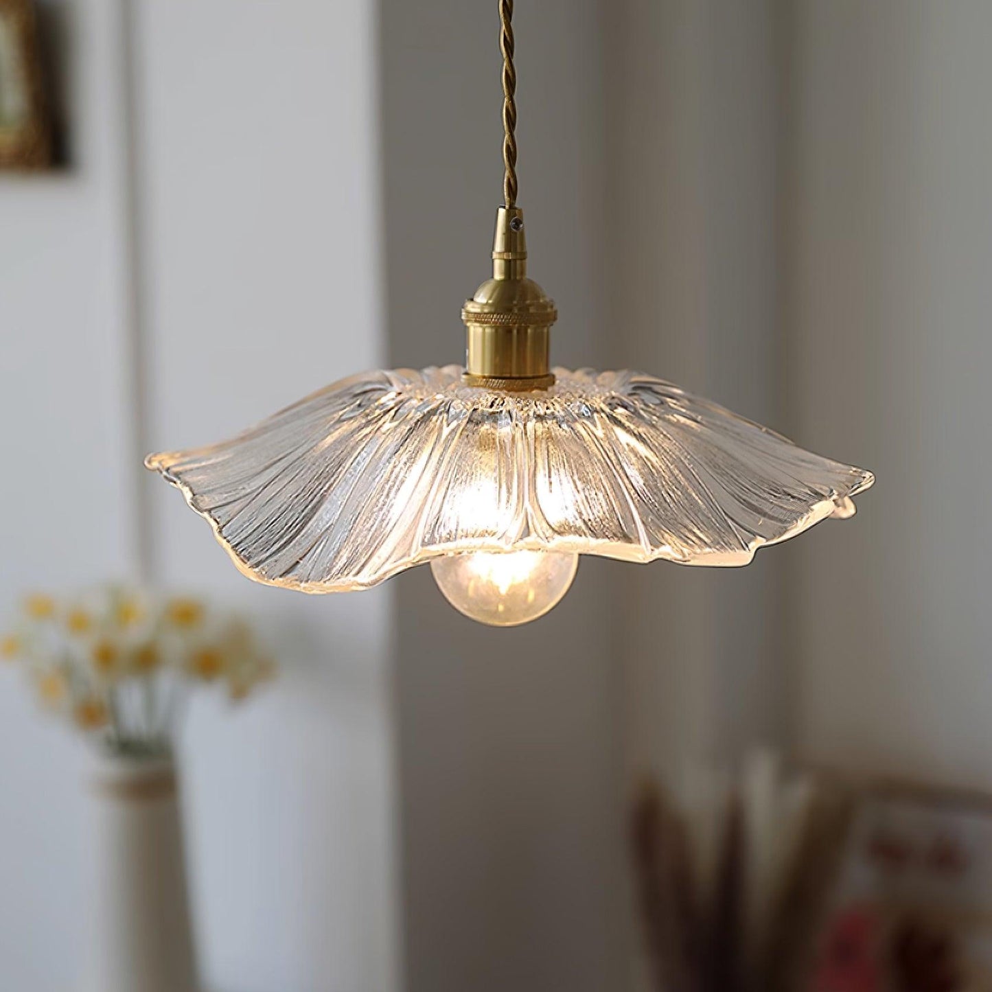 FloraGlass Pendant – Elegant Pendellampe i Blomsterglas til Romantisk og Dekorativ Indretning