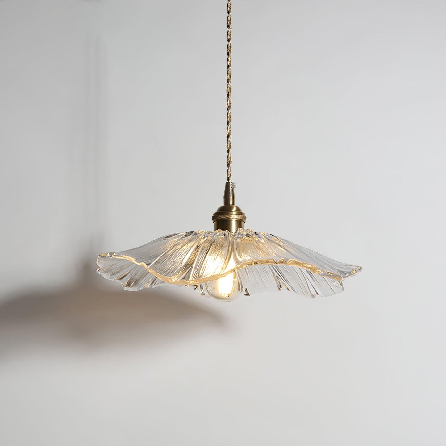 FloraGlass Pendant – Elegant Pendellampe i Blomsterglas til Romantisk og Dekorativ Indretning