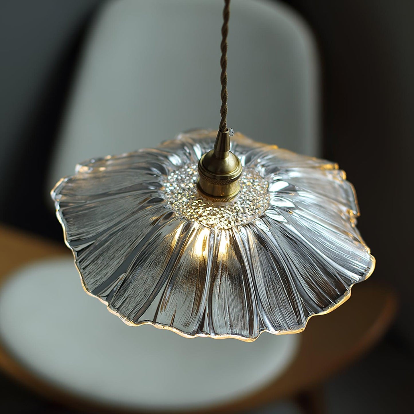 FloraGlass Pendant – Elegant Pendellampe i Blomsterglas til Romantisk og Dekorativ Indretning