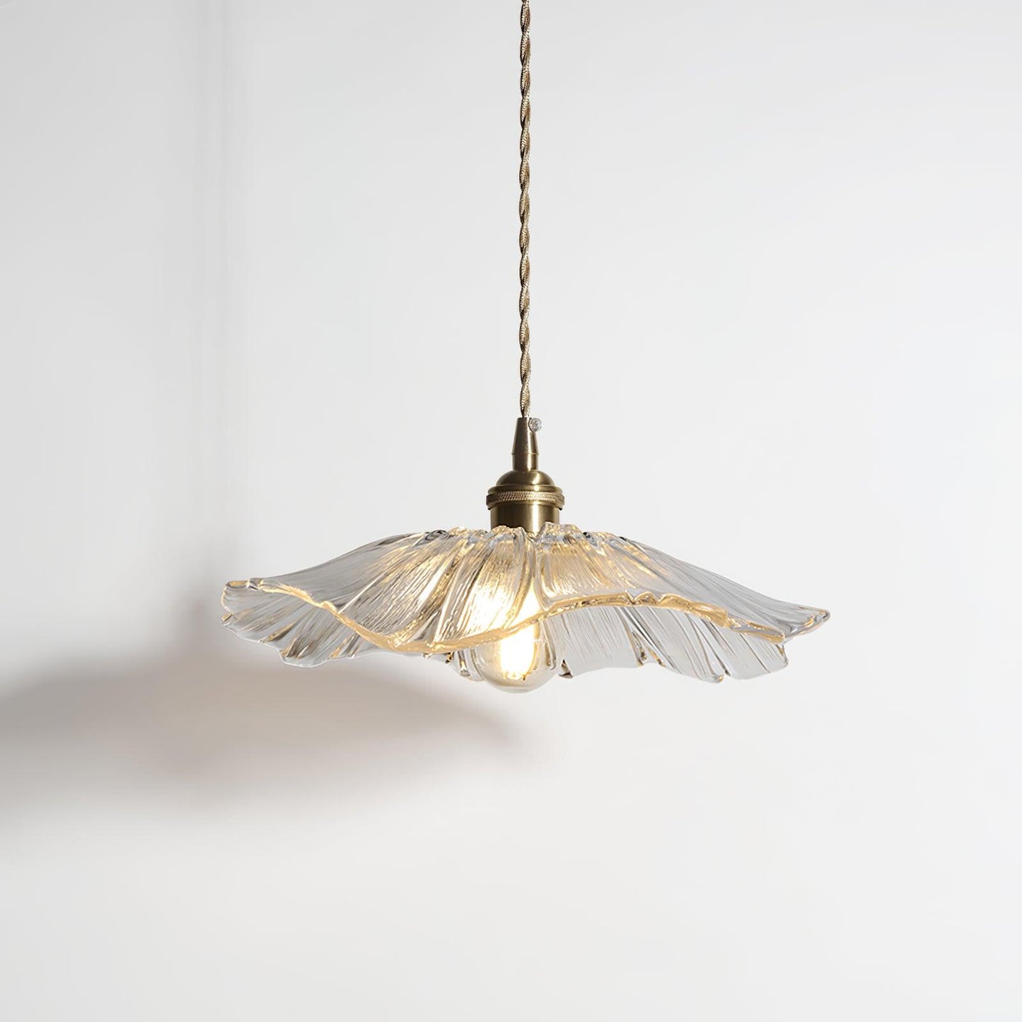 FloraGlass Pendant – Elegant Pendellampe i Blomsterglas til Romantisk og Dekorativ Indretning