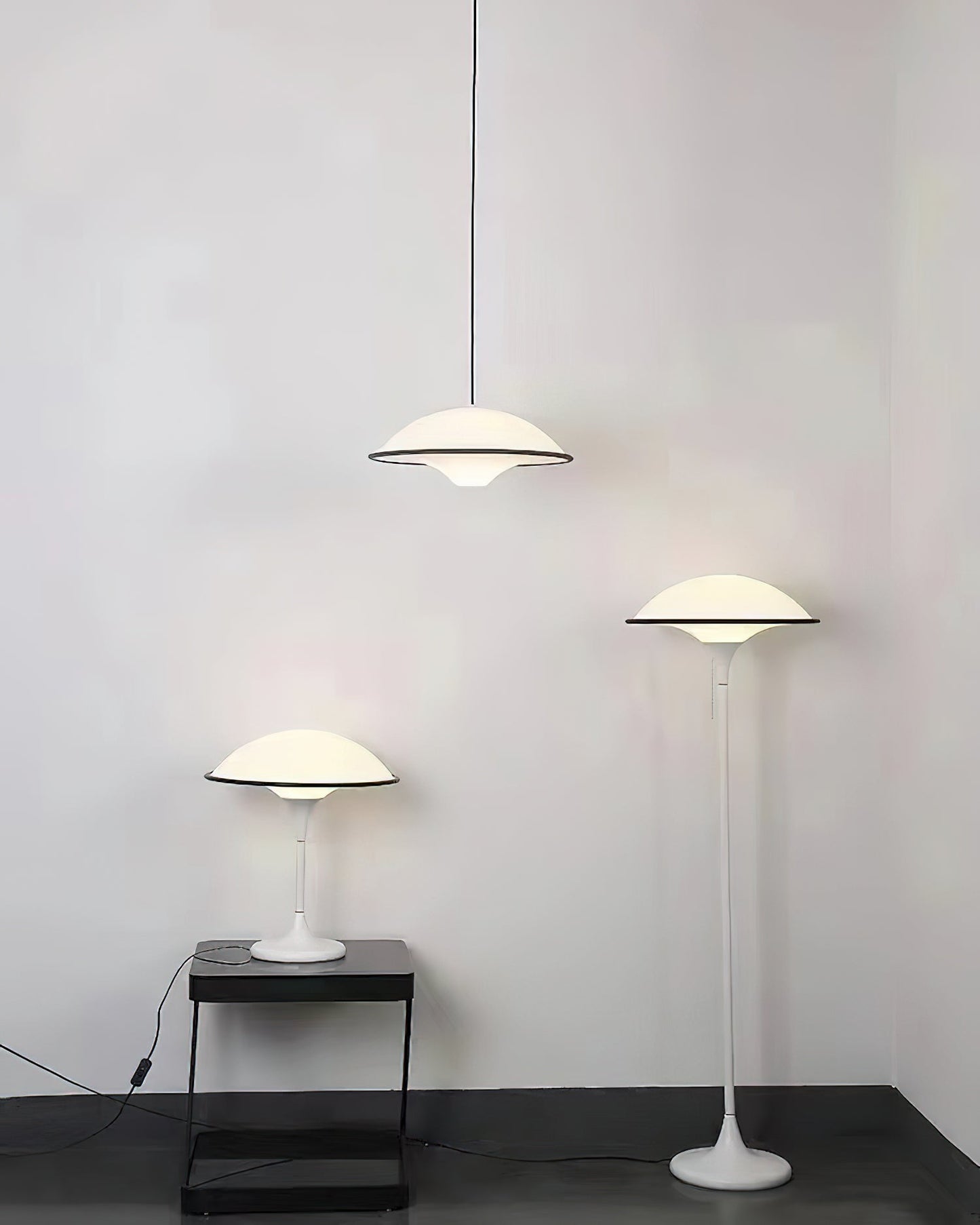Fontana Glow – Elegant Bordlampe i Tidløst Design til Stue, Soveværelse og Kontor