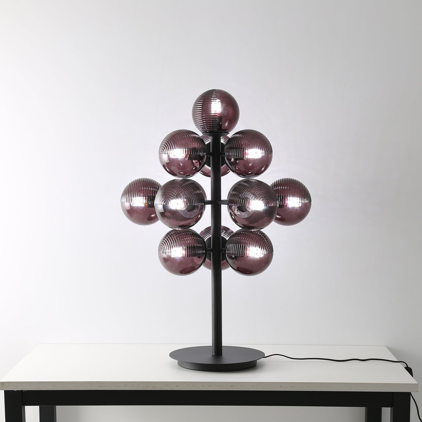 Grape bordlampe – Moderne stilfuld lampe til stue, soveværelse og kontor