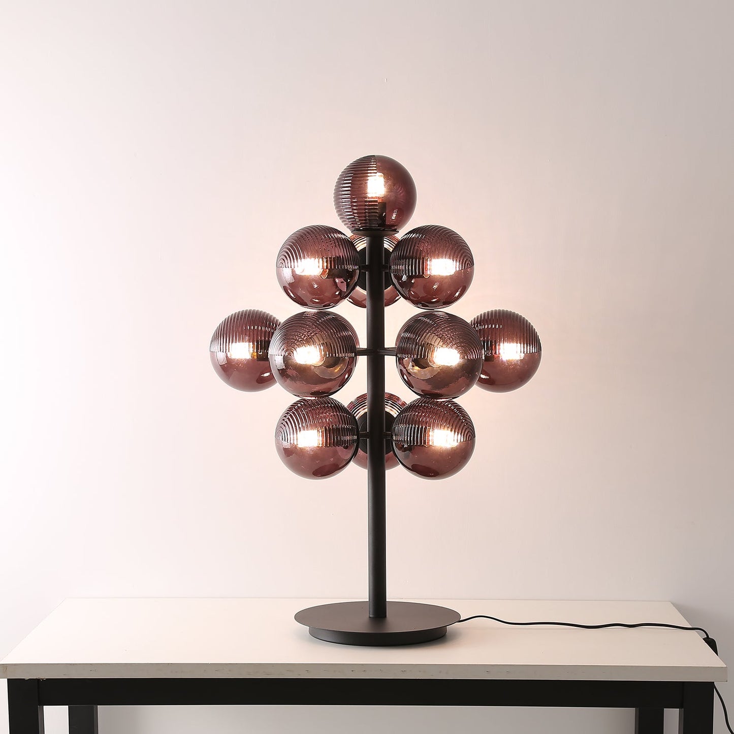 Grape bordlampe – Moderne stilfuld lampe til stue, soveværelse og kontor